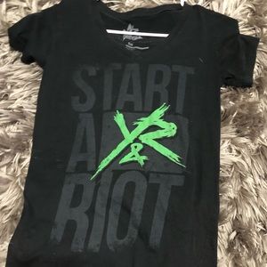 Young and reckless tee